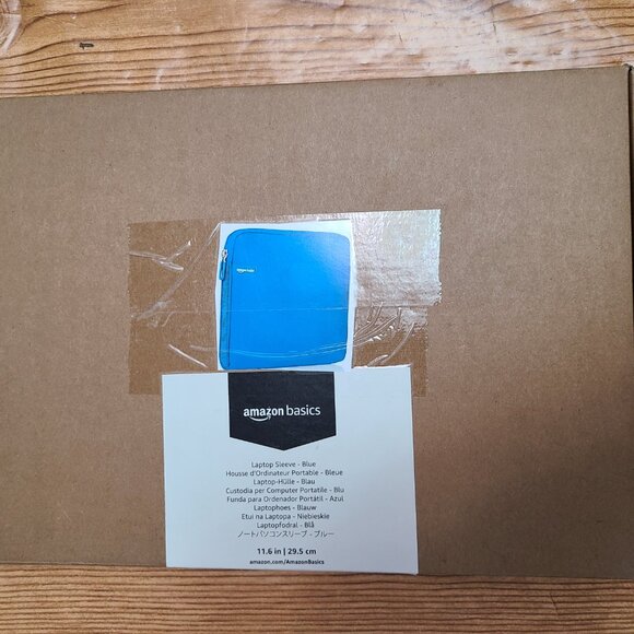 Amazon Basics Blue Laptop Sleeve 11.6in (NEW) - Picture 3 of 3